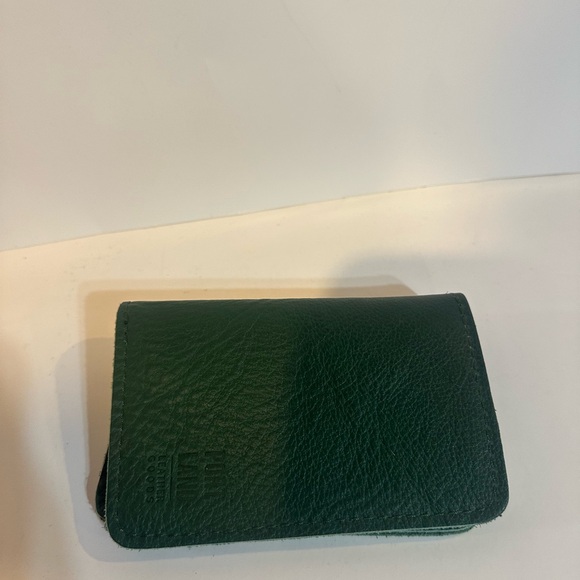 Portland Leather Forest Green Wallet - Picture 1 of 3